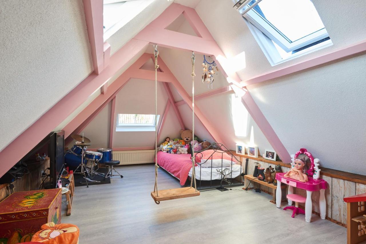 אדם Family Home מראה חיצוני תמונה